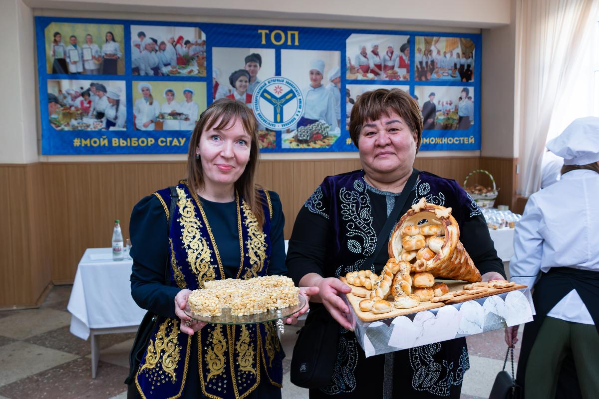 День хлеба и соли в Саратове
